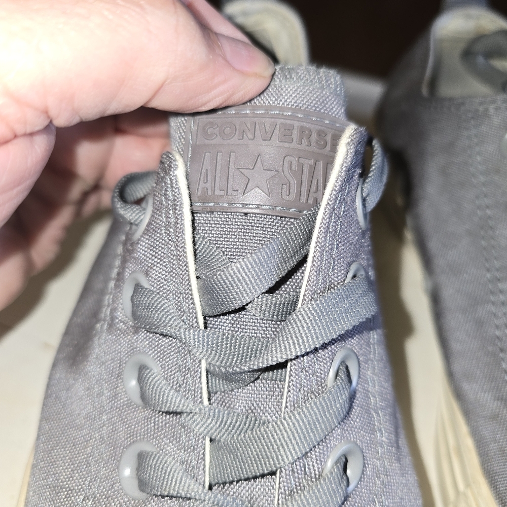 Convers Stylish Gray Canvas Sneakersmens Size 9.5 Great Shoe!! - Picture 5 of 12